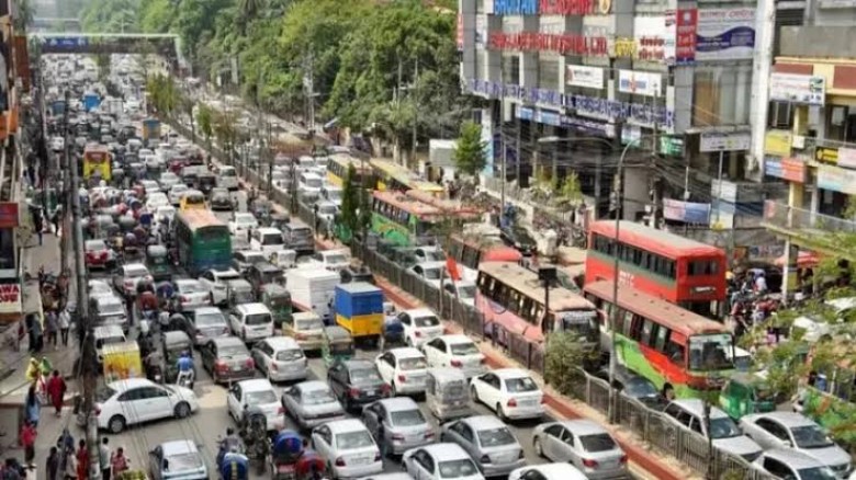 স্বপ্নের শহর ঢাকা যেন এক মৃত্যুফাঁদ