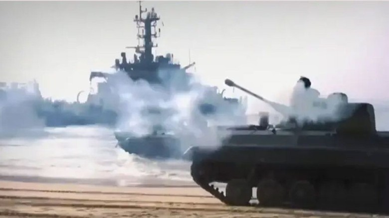 ভারত-পাকিস্তানের সামরিক মহড়া একই সময়ে, নেপথ্যে কী?