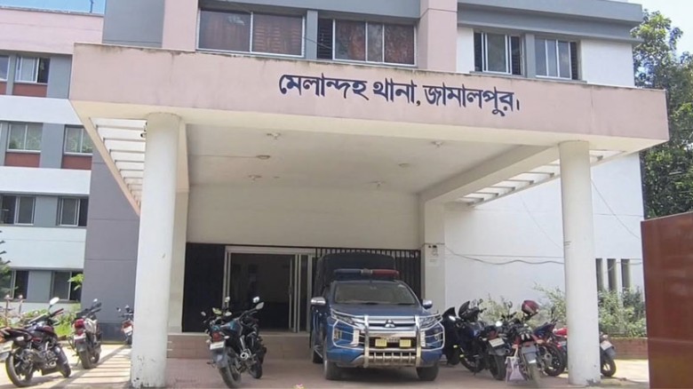 চাঁদার দাবিতে গ্রীন বায়োটেকনোলজি কারখানায় হামলা: গুলি ও ককটেল বিস্ফোরণ, আটক ৫