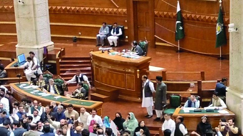 ইমরান খান ও পিটিআইকে নিষিদ্ধের প্রস্তাব গ্রহণ