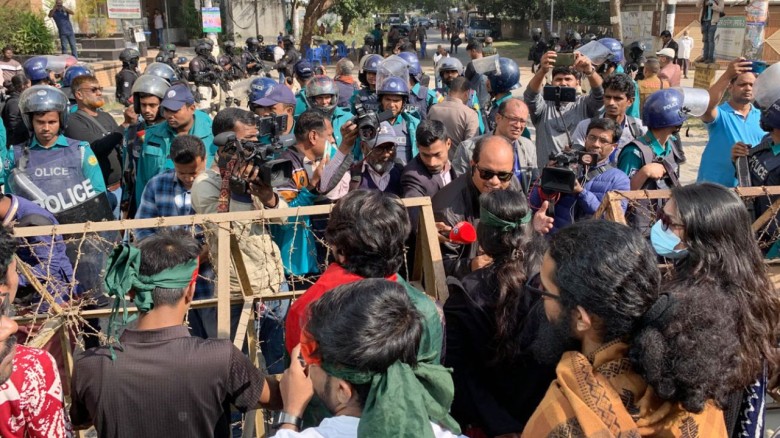 রাজশাহীতে ভারতীয় সহকারী হাই কমিশন ঘেরাও কর্মসূচিতে পুলিশের বাধা