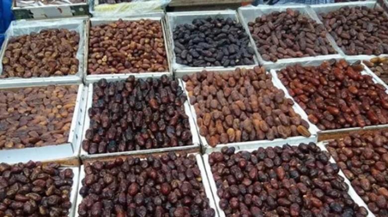 ৪৭৫০০ কেজি খেজুর নিলামে উঠেছে চট্টগ্রাম কাস্টমসে