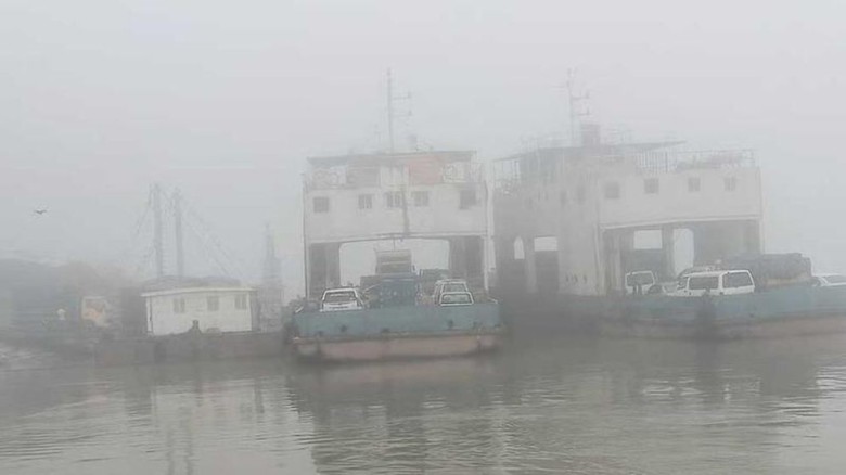 চালু হলো কুয়াশায় বন্ধ থাকা পাটুরিয়া–দৌলতদিয়া ফেরি
